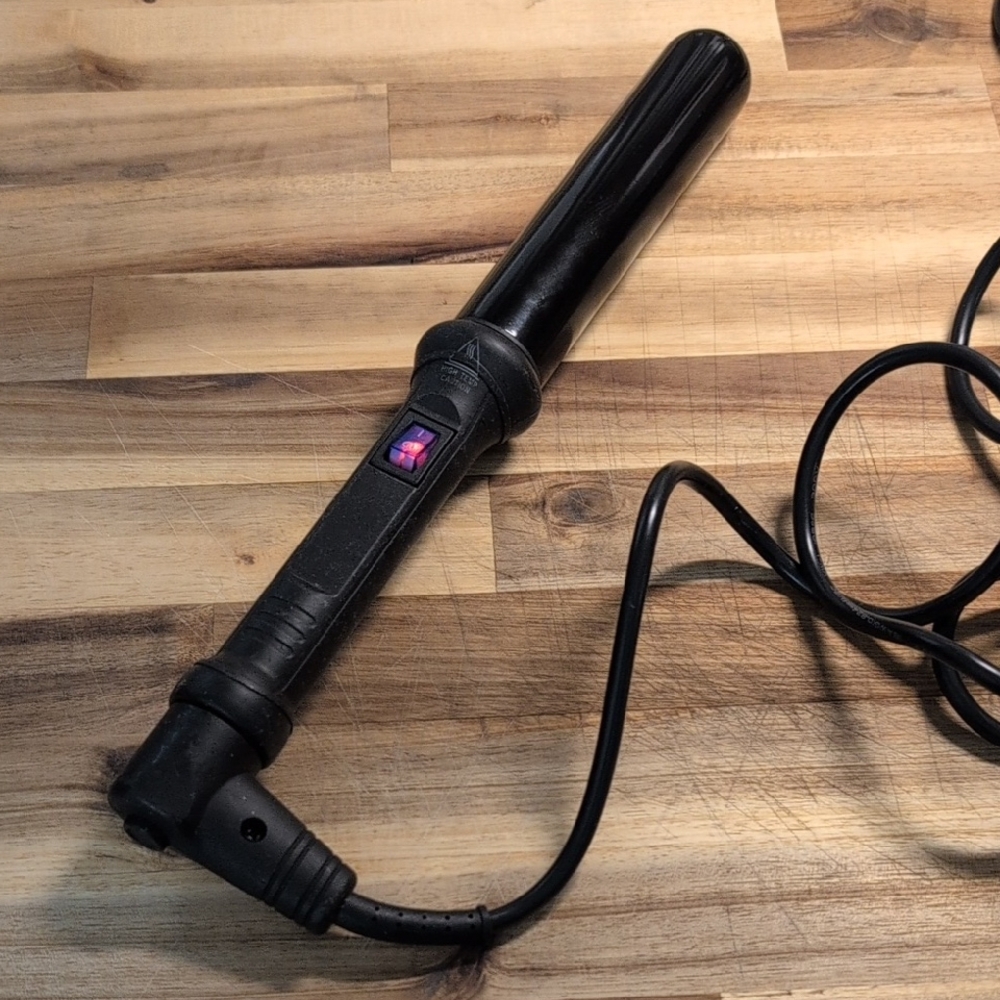 Black Curling Wand